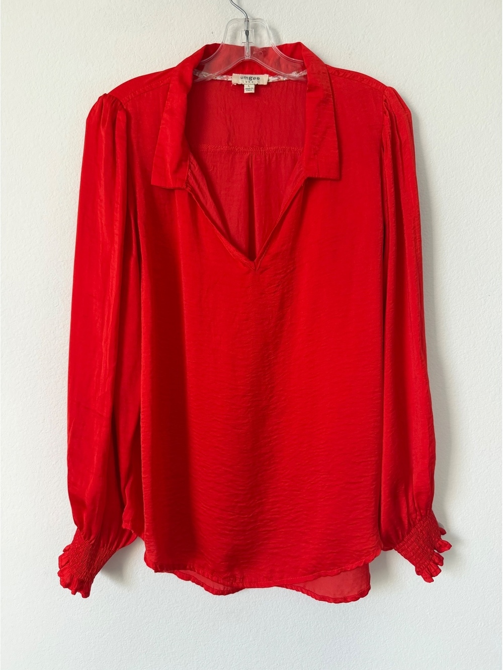 UMGEE Smocked Cuffs Long Sleeve Collared V-Neck Red Satin Boho Blouse Size L